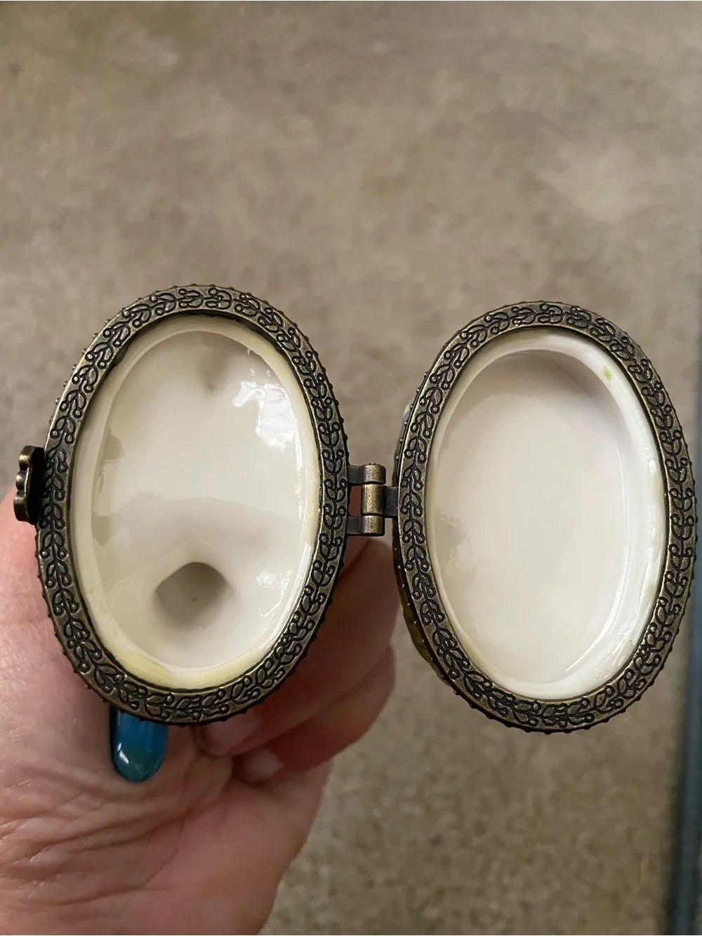 Colorful Ceramic Parrot Jewelry Trinket Box - with Baby Parrot. 🦜